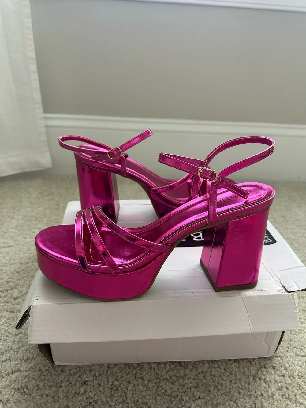 BAMBOO Strikeout-17 Casual Heel - Fuchsia